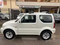 Usata Suzuki Jimny 85 CV (62 kW) 2010 Bianco SUV
