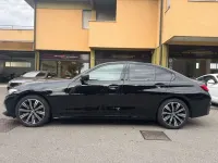 Usata BMW 318 156 CV (114 kW) 2023 Nero Berlina