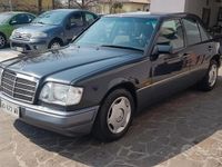 Usata Mercedes E200 Avantgarde 136 CV (100 kW) 1995 Marrone Berlina