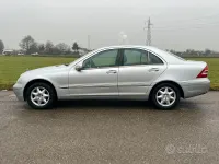 Usata Mercedes C200 163 CV (119 kW) 2000 Grigio Berlina