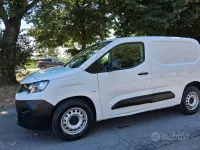 Usata Peugeot E-Partner 56 kW (77 CV) 2024 Bianco Monovolume