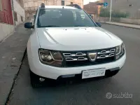 Usata Dacia Duster Lauréate 109 CV (80 kW) 2015 Bianco SUV