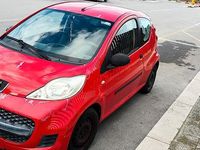 Usata Peugeot 107 68 CV (50 kW) 2010 Rosso Utilitaria