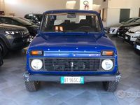 Usata Lada niva 75 CV (55 kW) 2001 Blu SUV