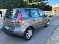 Usata Renault Scénic III XMOD 110 CV (80 kW) 2010 Grigio Monovolume