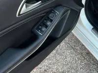 Usata Mercedes A180 Premium 109 CV (80 kW) 2017 Bianco Utilitaria