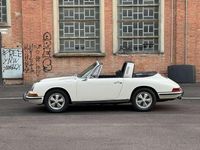 Usata Porsche 911 131 CV (96 kW) 1967 Light ivory Cabrio
