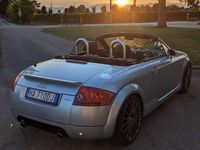 Usata Audi TT Roadster S-Line 224 CV (164 kW) 2000 Argento Cabrio
