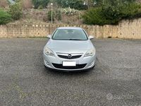 Usata Opel Astra Cosmo 125 CV (91 kW) 2012 Nero Berlina