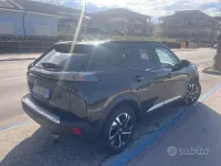 Usata Peugeot 2008 Allure 131 CV (96 kW) 2022 Nero SUV
