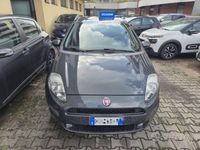 Usata Fiat Punto Lounge 69 CV (50 kW) 2016 Grigio Utilitaria