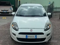 Begagnad Fiat Punto Easy 95 HK (69 kW) 2012 Vit Halvkombi