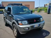Usata Mitsubishi Pajero 165 CV (121 kW) 2000 Bluazzurro SUV