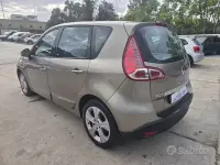 Usata Renault Scenic E-Tech 110 CV (80 kW) 2010 Marrone Monovolume