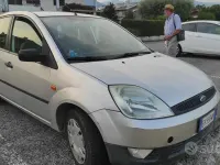 Usata Ford Fiesta 68 CV (50 kW) 2003 Grigio Utilitaria