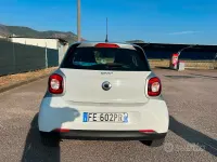 Usata Smart ForFour 71 CV (52 kW) 2016 Bianco Utilitaria