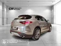 Usata Alfa Romeo Stelvio Executive 280 CV (205 kW) 2017 Grigio SUV