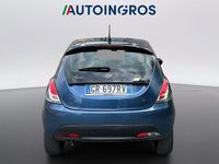 Begagnad Lancia Ypsilon Silver 69 HK (50 kW) 2023 Blå Halvkombi