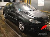Usata Peugeot 206 109 CV (80 kW) 2002 Nero Berlina