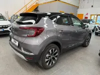 Usata Renault Captur Techno 101 CV (74 kW) 2024 Grigio scuro SUV