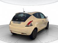 Usata Lancia Ypsilon Gold 70 CV (51 kW) 2022 Bianco Utilitaria