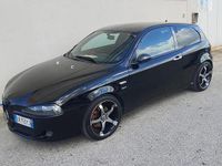 Usata Alfa Romeo 147 115 CV (84 kW) 2004 Nero Utilitaria
