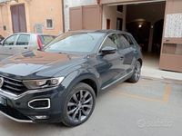 Usata VW T-Roc 150 CV (110 kW) 2019 Grigio SUV