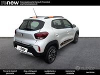 Usata Dacia Spring Comfort Plus 33 kW (45 CV) 2022 Grigio chiaro Utilitaria