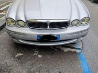 Usata Jaguar X-type 196 CV (144 kW) 2002 Argento Berlina