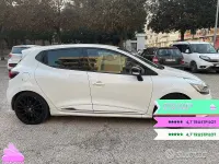 Usata Renault Clio 220 CV (161 kW) 2017 Utilitaria