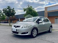 Usata Toyota Auris 101 CV (74 kW) 2009 Grigio Utilitaria