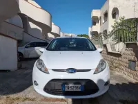 Usata Ford Fiesta Titanium 60 CV (44 kW) 2012 Bianco Berlina