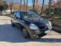 Usata Renault Clio II Luxe 98 CV (72 kW) 2005 Nero Utilitaria