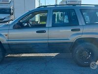 Usata Jeep Grand Cherokee Laredo 163 CV (119 kW) 2002 Grigio SUV