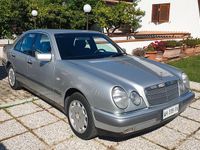 Usata Mercedes E200 1998 Grigio Berlina