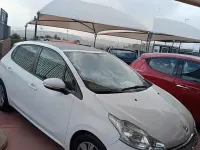 Usata Peugeot 208 68 CV (50 kW) 2012 Bianco Utilitaria