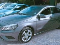 Usata Mercedes A180 109 CV (80 kW) 2015 Grigio Berlina