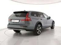 Usata Volvo V60 CC Plus 197 CV (144 kW) 2023 Grigio Station wagon