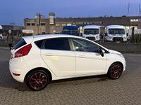 Usata Ford Fiesta 68 CV (50 kW) 2009 Bianco Utilitaria