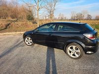 Usata Opel Astra GTC 82 CV (60 kW) 2007 Nero Berlina