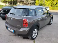 Usata Mini Cooper Countryman 111 CV (81 kW) 2012 Marrone SUV