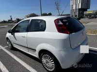 Usata Fiat Grande Punto 75 CV (55 kW) 2006 Bianco Utilitaria