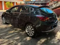 Usata Opel Astra 140 CV (102 kW) 2014 Nero Berlina