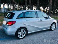 Usata Mercedes B160 90 CV (66 kW) 2016 Grigio Monovolume