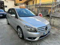 Usata Mercedes B180 Executive 109 CV (80 kW) 2014 Grigio Utilitaria