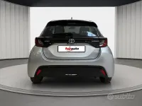 Usata Toyota Yaris Active 116 CV (85 kW) 2022 Grigio Utilitaria