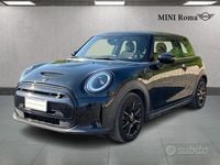 Usata Mini Cooper SE Classic 135 kW (184 CV) 2023 Midnight black ii Utilitaria