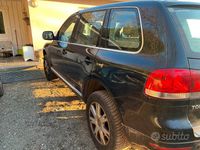 Usata VW Touareg 224 CV (164 kW) 2005 Nero SUV