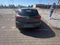 Usata Hyundai i20 75 CV (55 kW) 2015 Grigio Berlina