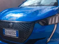 Usata Peugeot 208 GT-line 131 CV (96 kW) 2020 Blu Utilitaria